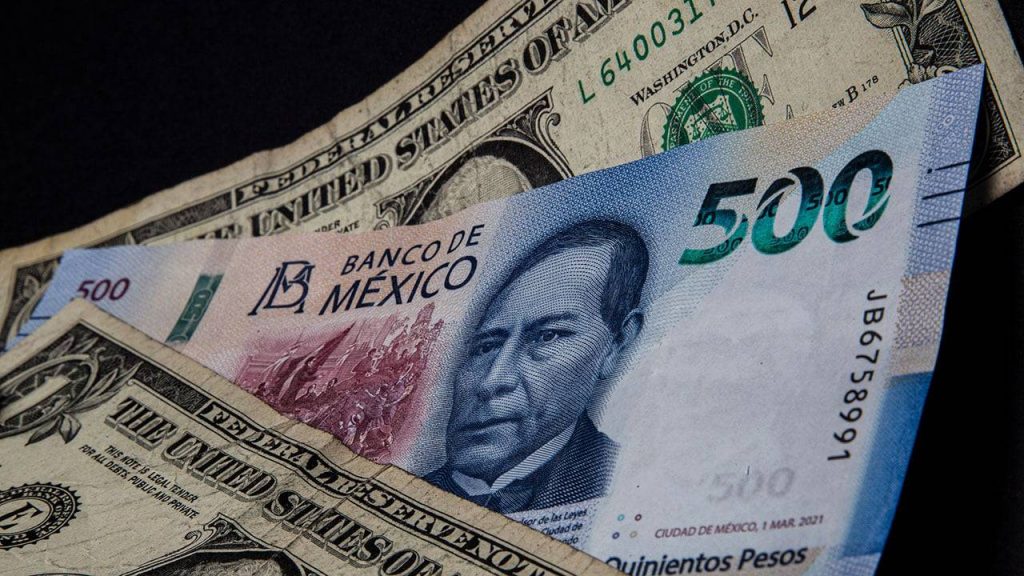 Peso mexicano se fortalece