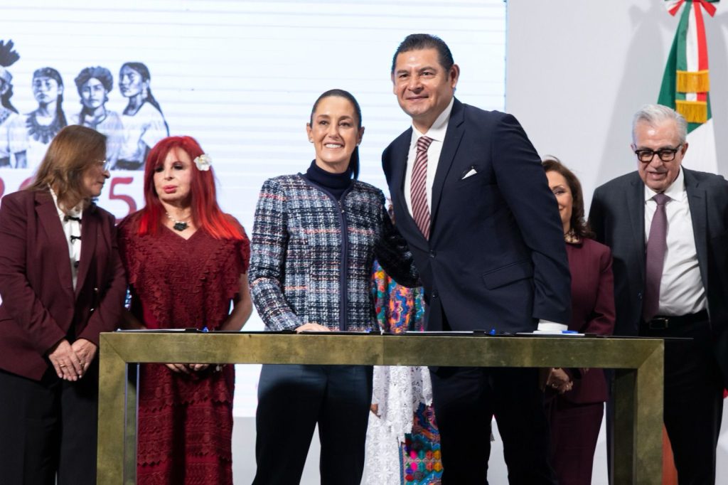 Polos de Desarrollo México: Entre la Promesa y el Desafío Real