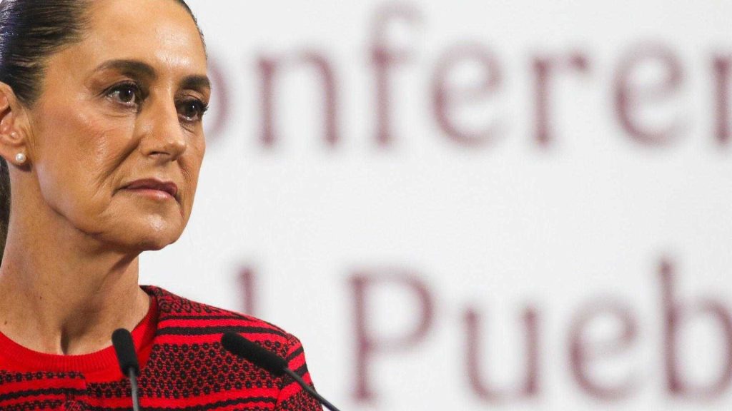 Sheinbaum llama a protestar pacíficamente a mexicanos en EU