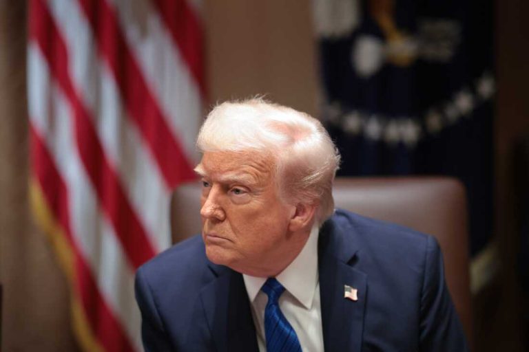 Trump exige precios bajos del petróleo tras ataques Irán