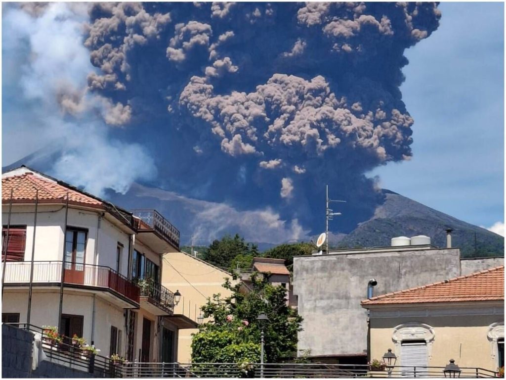 Volcán Etna en erupción: Europa en alerta por nube de ceniza