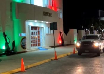 Se hunde embarcación en Cozumel; hay un muerto