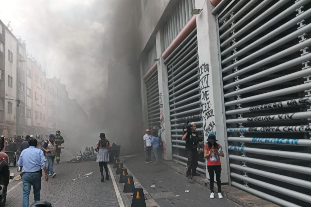 incendian edificio del SNTE en CDMX
