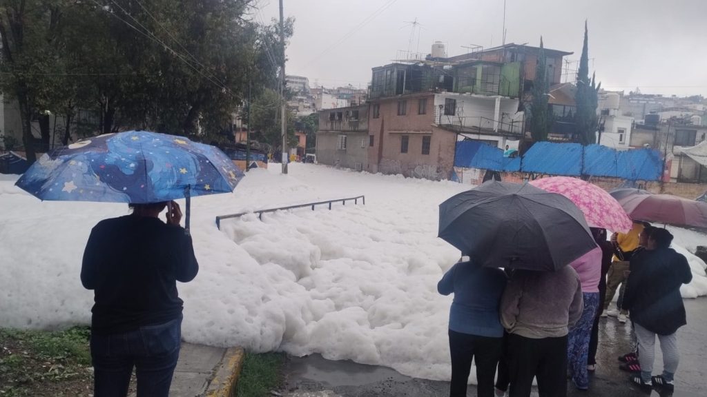 ¿Qué originó la espuma del desbordamiento río Los Cuartos?