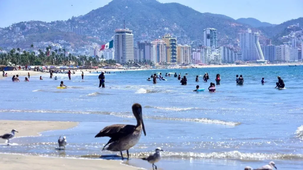 Acapulco verano 2025: Lento inicio de temporada y esperanza de prestadores de servicios