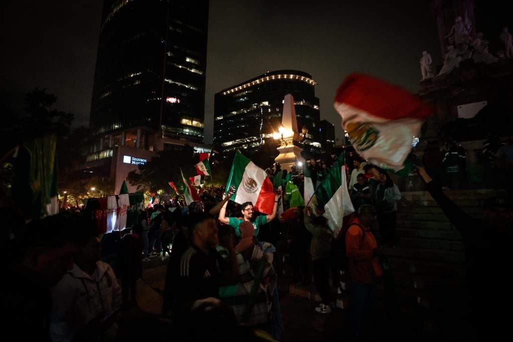 Aficionados Celebran en el Ángel Título de Copa Oro 2025