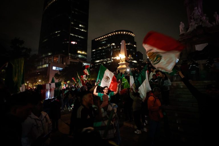 Aficionados Celebran en el Ángel Título de Copa Oro 2025