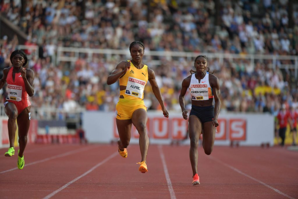 Atletismo de élite: Oblique Seville y Julien Alfred dominan en la Liga de Diamante de Londres