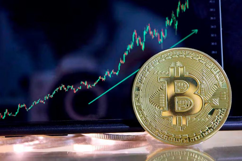 Bitcoin regulación Estados Unidos: nuevo máximo histórico tras avalancha de dinero y apoyo de Trump