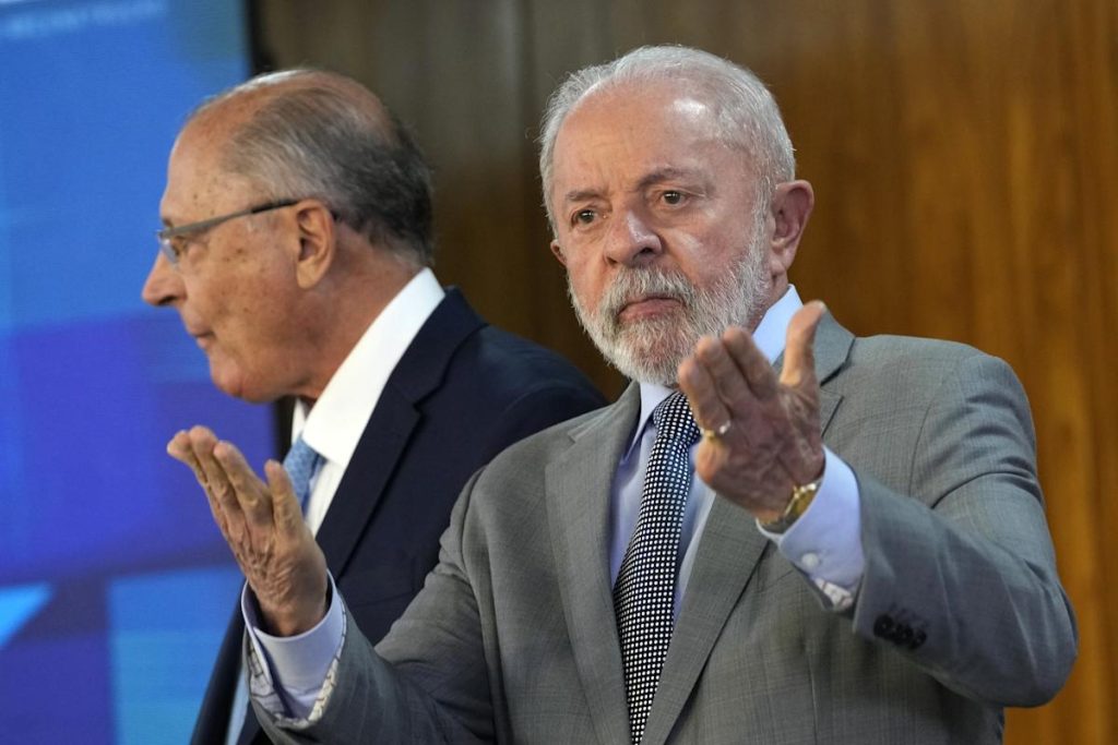 Brasil expresa indignación por aranceles y urge diálogo con Estados Unidos