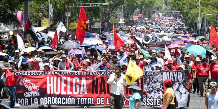 CNTE acuerda reintegro de pagos a maestros en CDMX