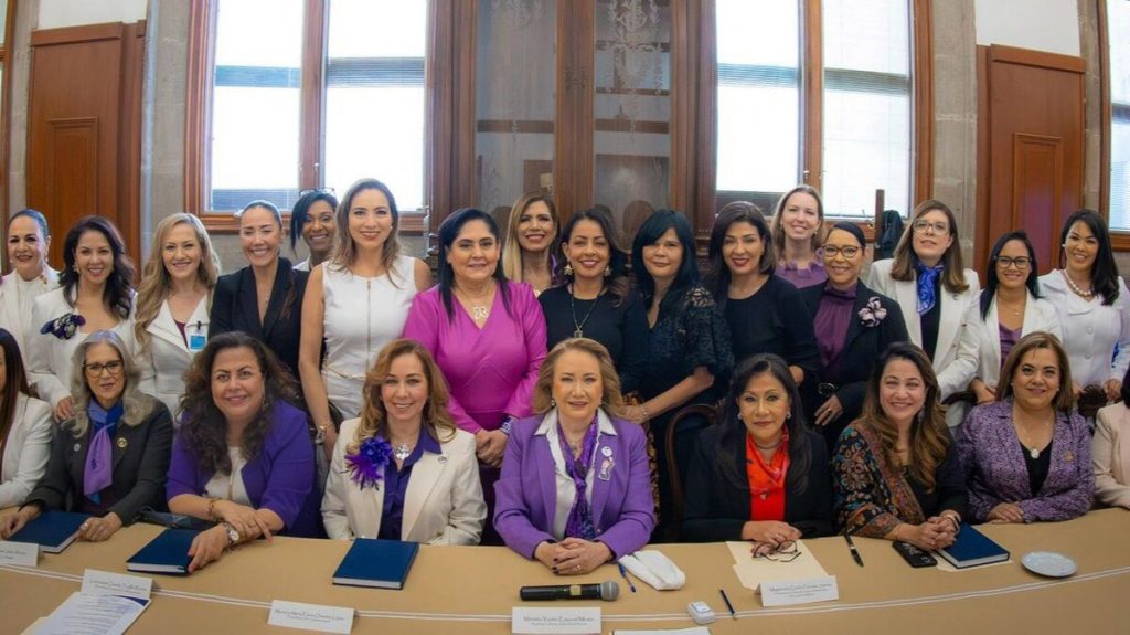 Colectivo 50+1 presenta protocolo para mujeres líderes en SCJN