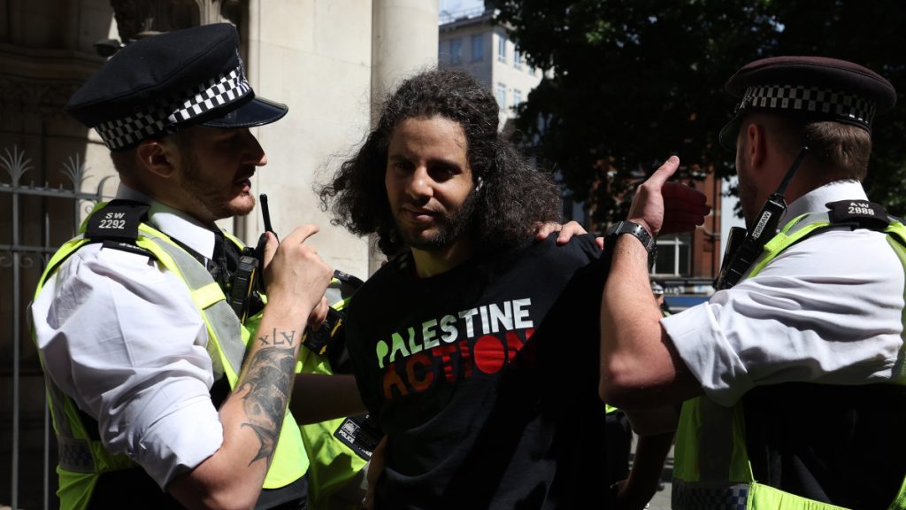 Detenidos en Londres por protesta contra ilegalización de Palestine Action