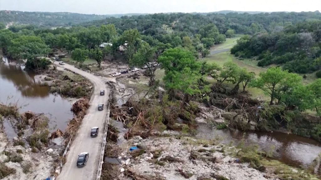 Inundaciones Texas: Recuperan más de 100 cuerpos tras desastre