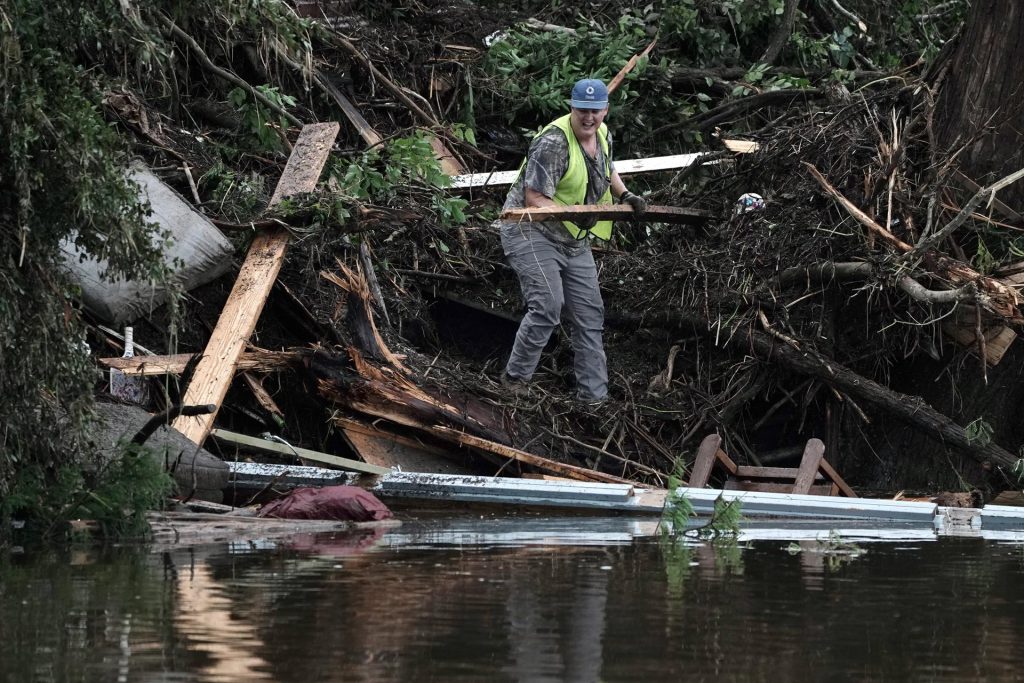 Inundaciones Texas: reanudan búsqueda de desaparecidos