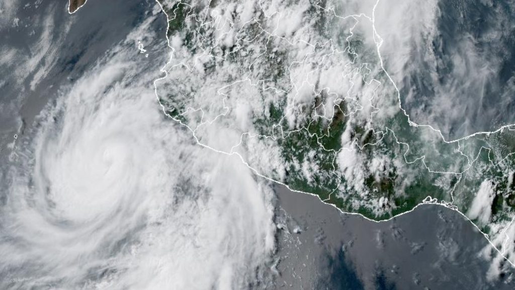Inundaciones en Lázaro Cárdenas tras el Huracán 'Flossie'