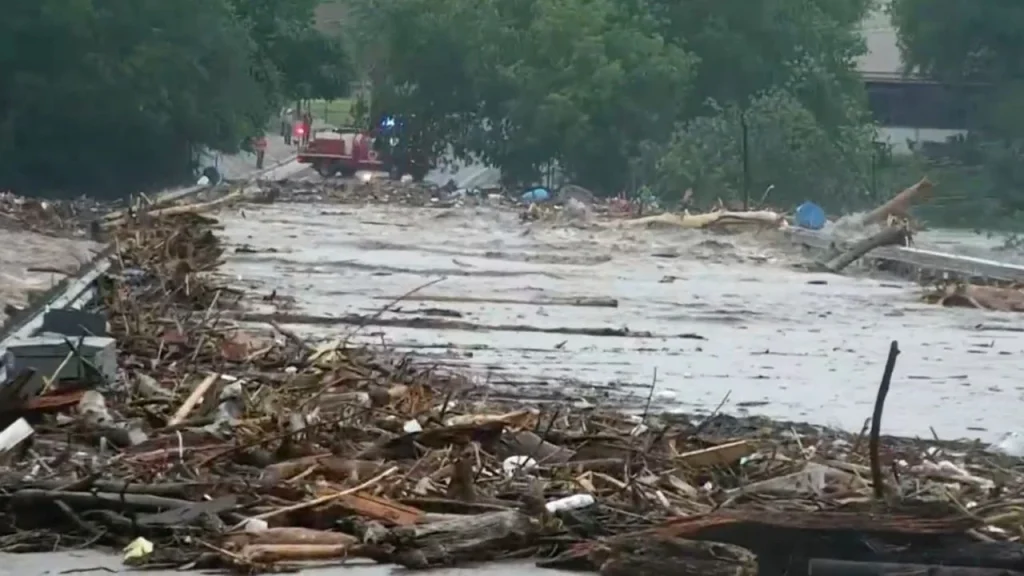 Inundaciones en Texas: Ascienden a 27 los Fallecidos, Incluidos Niños