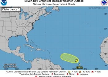 Monitorean perturbación con potencial ciclónico en el Atlántico