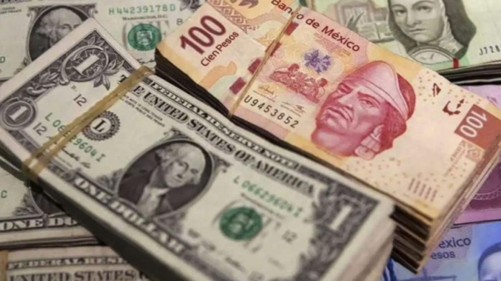 Peso mexicano retrocede a 18.67 por dólar, mercados cautelosos