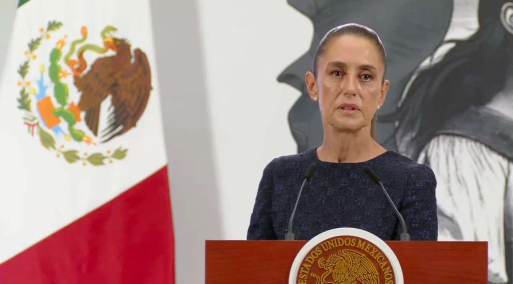 Presidenta Sheinbaum condena quema de libros en protesta contra la gentrificación