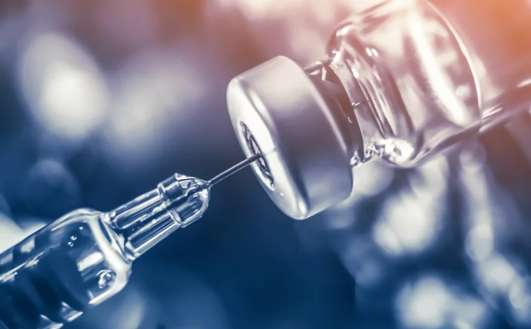 Retraso crítico en vacunas esenciales expone desafíos en salud pública de México
