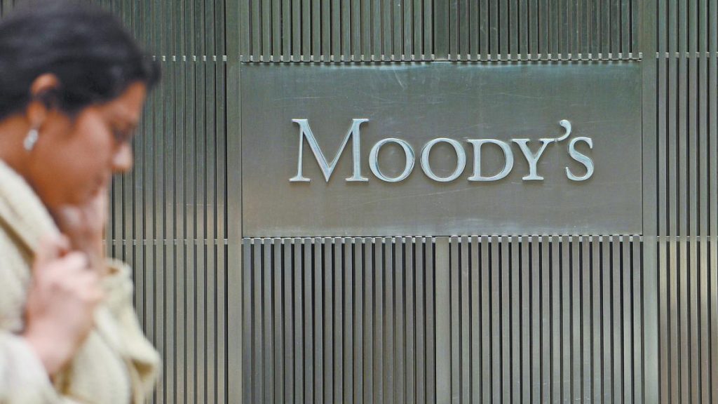 Seguros de Vida: Moody's Advierte Desaceleración en México