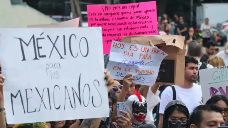 Sheinbaum aborda gentrificación y condena xenofobia en la CDMX