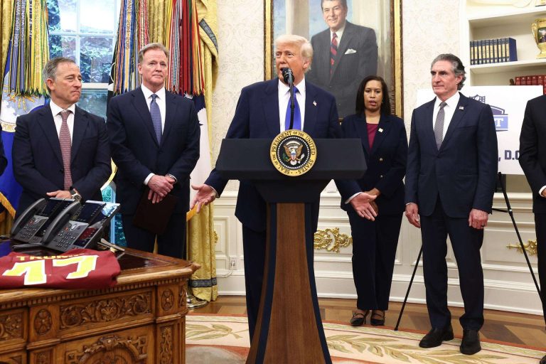 Trump intensifica debate por nombres deportivos: el impacto en nativos