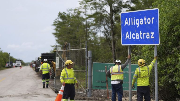 Verificación Consular en 'Alcatraz de los Caimanes': SRE Refuta Incomunicación de Mexicanos