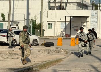 Realizan operativo de revisión en el interior de la cárcel de Cancún