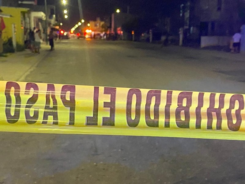 Asesinan a hombre en taller mecánico de un fraccionamiento de Playa del Carmen