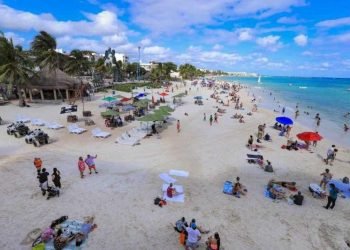 México recibió 9 millones 359 mil turistas internacionales vía aérea durante los primeros 5 meses de 2025