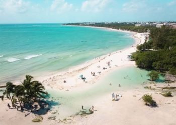 PLAYA DEL CARMEN: Niegan permiso para club de playa Balam Kan, en Punta Esmeralda