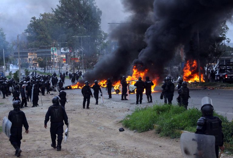 Arrestan a ex policía vial vinculado a la masacre de Nochixtlán: Justicia postergada