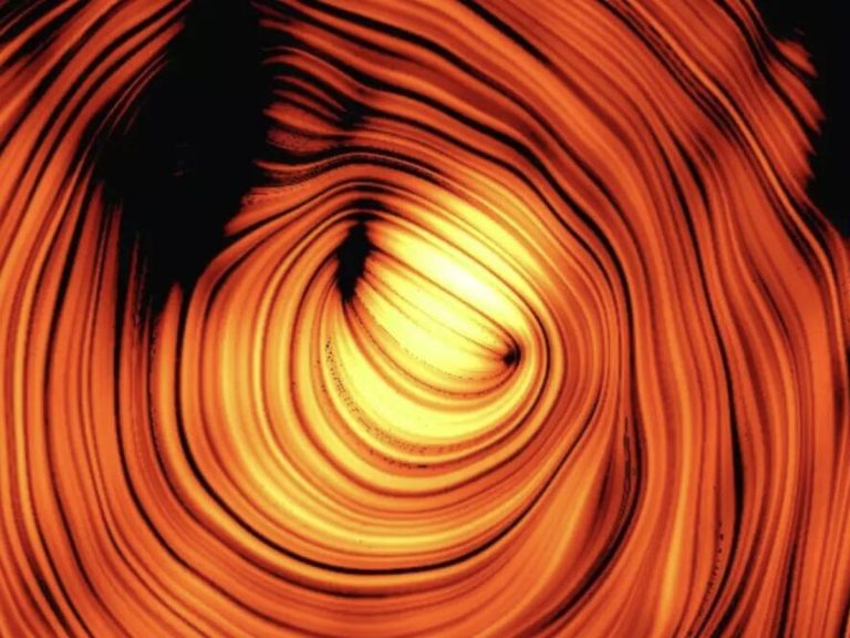 Astrónomos descubren el ‘Ojo de Sauron’ en el universo distante y resuelven enigma cósmico