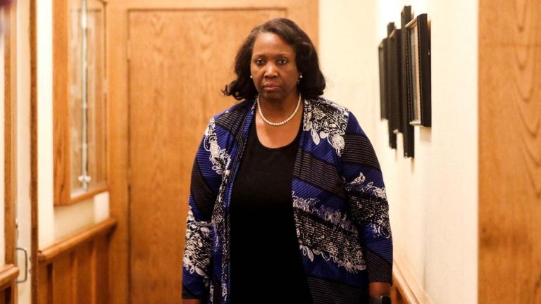 Batalla legal de Lisa Cook desafía la independencia de la Reserva Federal
