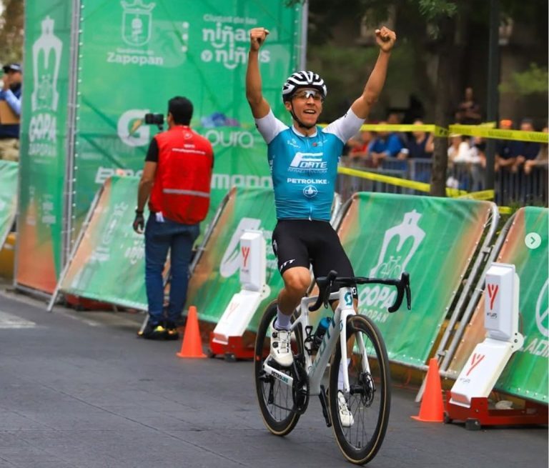 César Macías: Destacado tercer lugar en el Tour de l’Avenir 2025