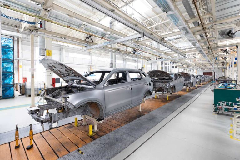 Desaceleración exportadora: México enfrenta un julio desafiante por automotrices y agro