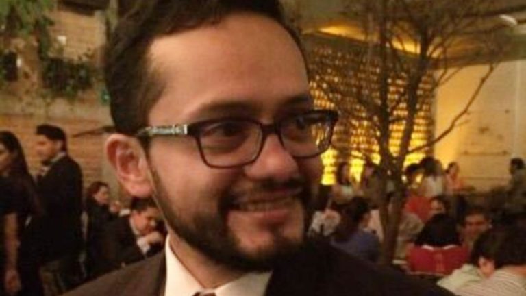 Dimisión controvertida en la ASF: Director jurídico renuncia tras acusación de acoso