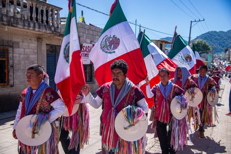 "Formas de atravesar un territorio": La complejidad tsotsil y su resistencia cultural