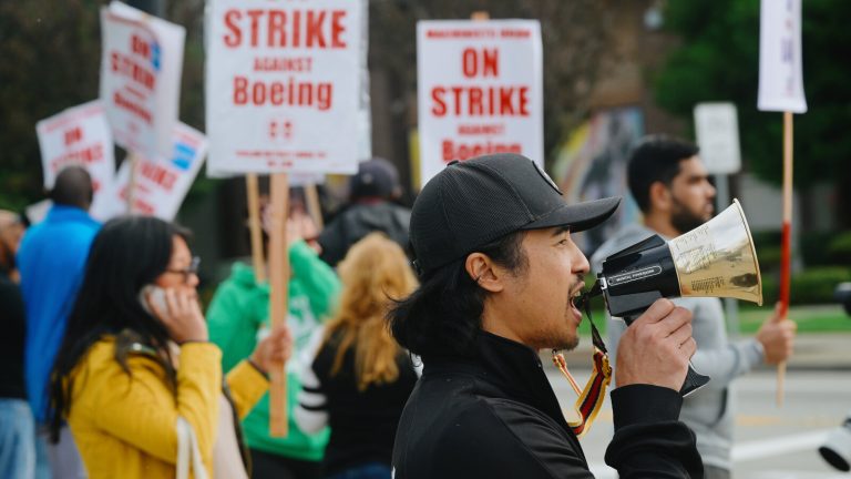 Huelga inminente en Boeing: los trabajadores desafían una oferta del 40%