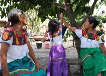 | VISIÓN INTERCULTURAL | Y mientras se conmemora el Día Internacional de los Pueblos Indígenas…