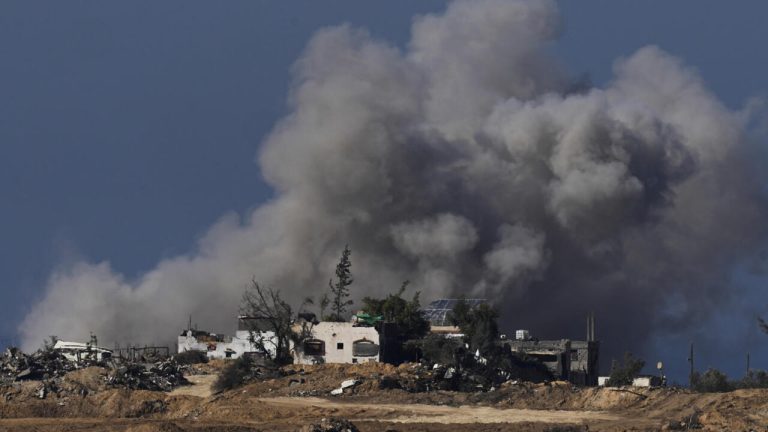 Israel intensifica ofensiva y decreta Gaza "zona de combate peligrosa"