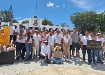 Cancún marcha por la vida, la esperanza, y…por más medicinas