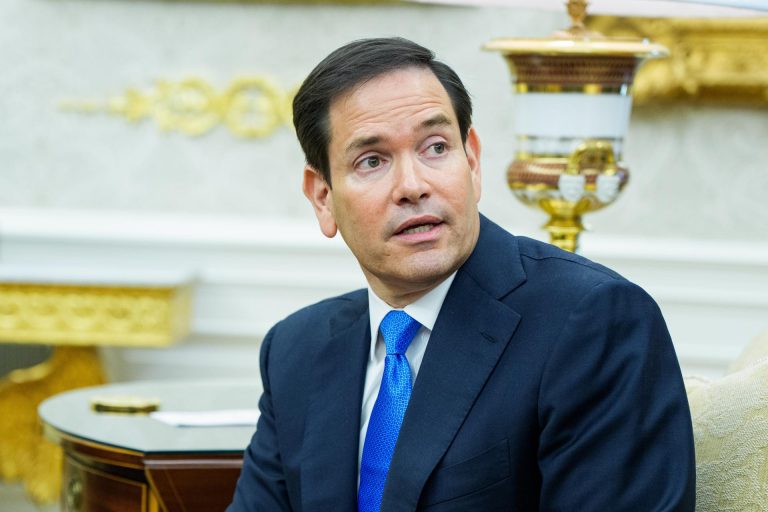 Marco Rubio evade la cuestión clave sobre intervención militar en América Latina