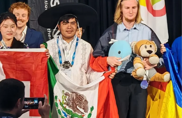 México celebra éxito histórico en la olimpiada de matemáticas de Asia y el pacífico 2025