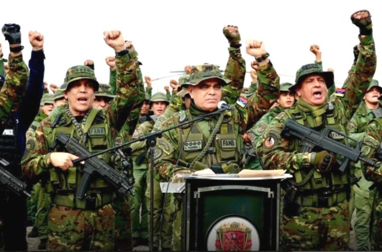 Venezuela refuerza frontera con 15 mil militares ante la presión de Estados Unidos