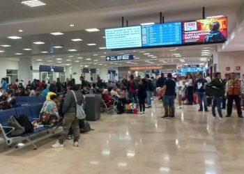 MÁS DE 400 VUELOS: Intensa jornada en el Aeropuerto de Cancún