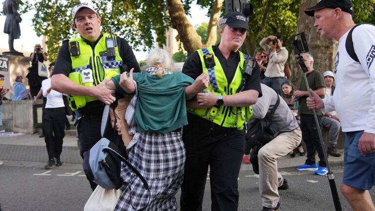 Arrestos masivos en Londres: la polémica criminalización de Palestine Action y sus ecos