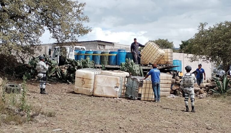 Aseguran peligrosa toma clandestina de huachicol en Ecatepec tras alerta vecinal